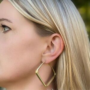 NEW Girl Boss Minimalist Shiny 18k Gold Plated Large Square Hoop Earrings Hoops